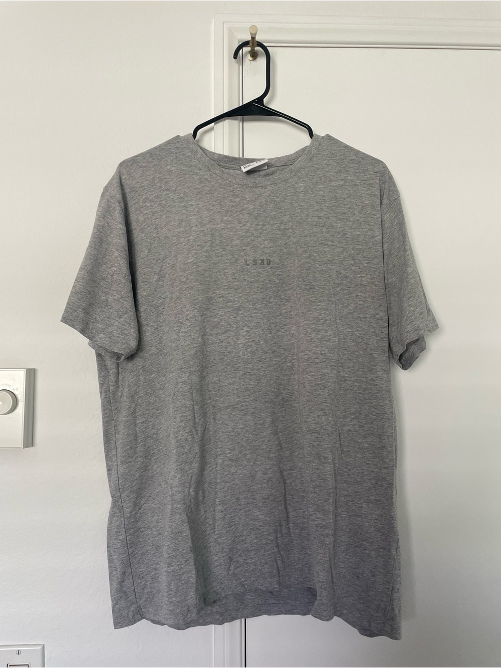 LSKD Men's Heather Gray Crewneck Short Sleeve Tee